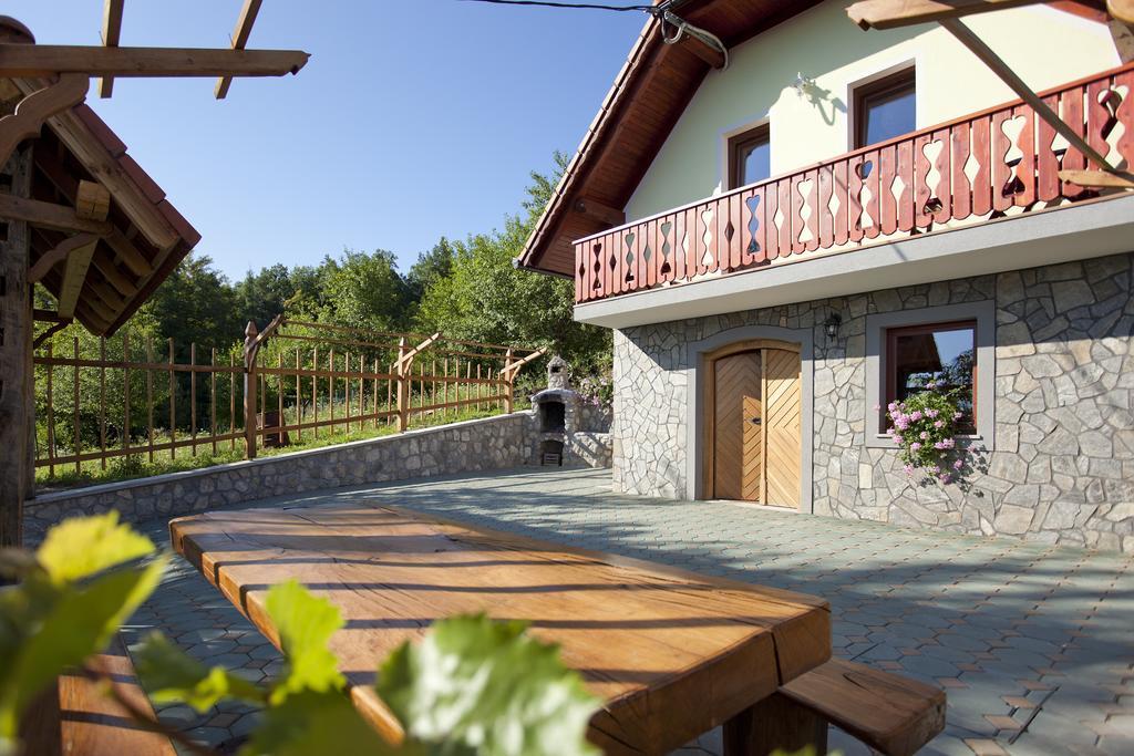 Vineyard Cottage Lustek Novo Mesto Exteriör bild